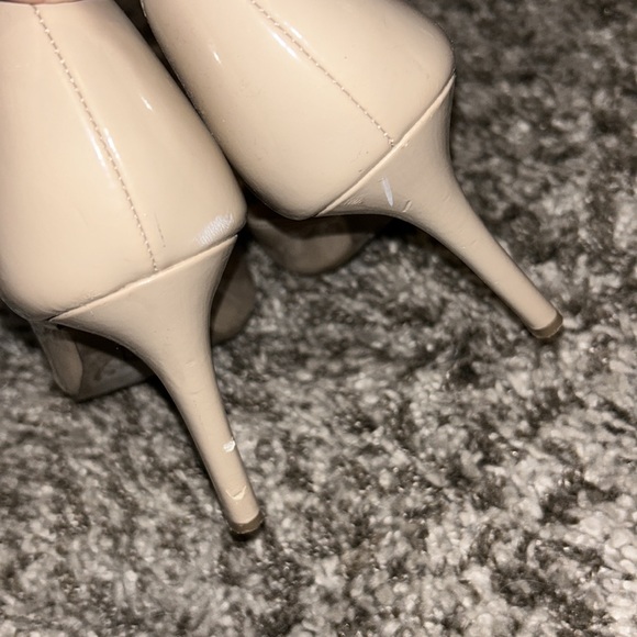 Heels - Picture 4 of 5